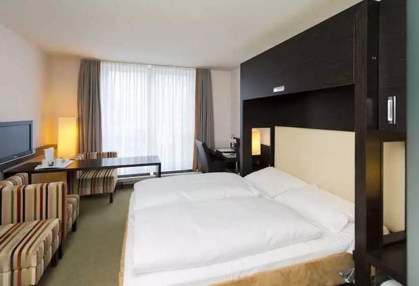 スタンダードスタジオ, Radisson Blu Park Hotel & Conference Centre