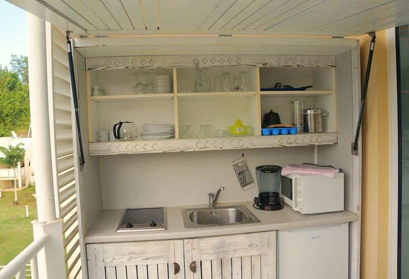 اتاق راحتی با چشم‌انداز دریا, Residence De La Baie – Tartane