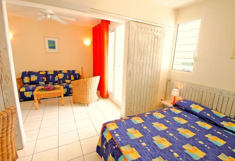 اتاق راحتی با چشم‌انداز دریا, Residence De La Baie – Tartane