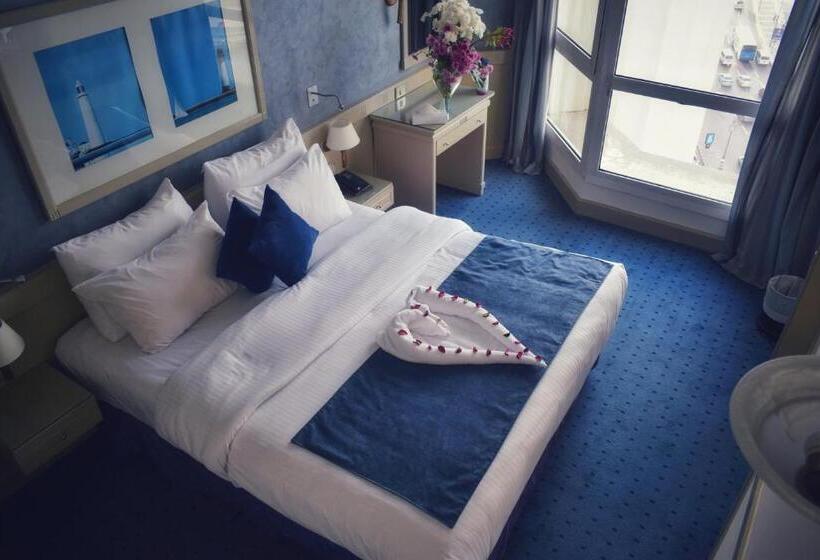 جناح جونيور مطلّ علي البحر, Romance Alexandria