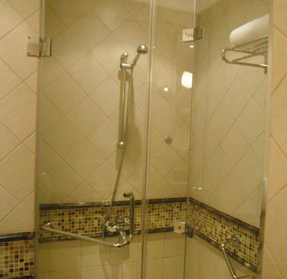 جناح جونيور مطلّ علي البحر, Romance Alexandria