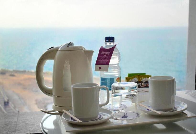 جناح جونيور مطلّ علي البحر, Romance Alexandria