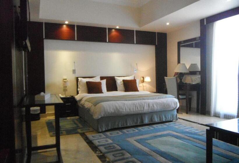 جناح مطلّ علي البحر, Romance Alexandria