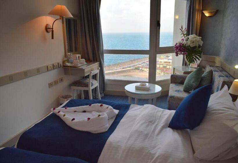 اتاق استاندارد با چشم‌انداز, Romance Alexandria