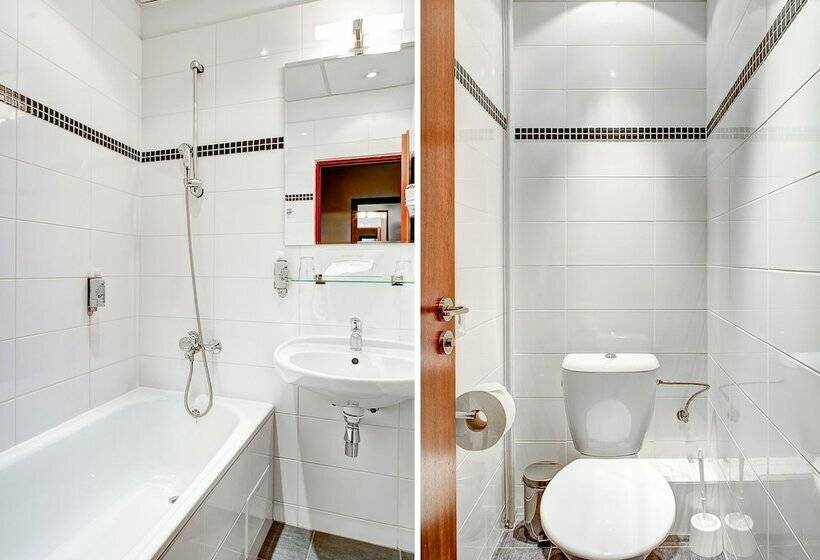 اتاق استاندارد, Three Crowns