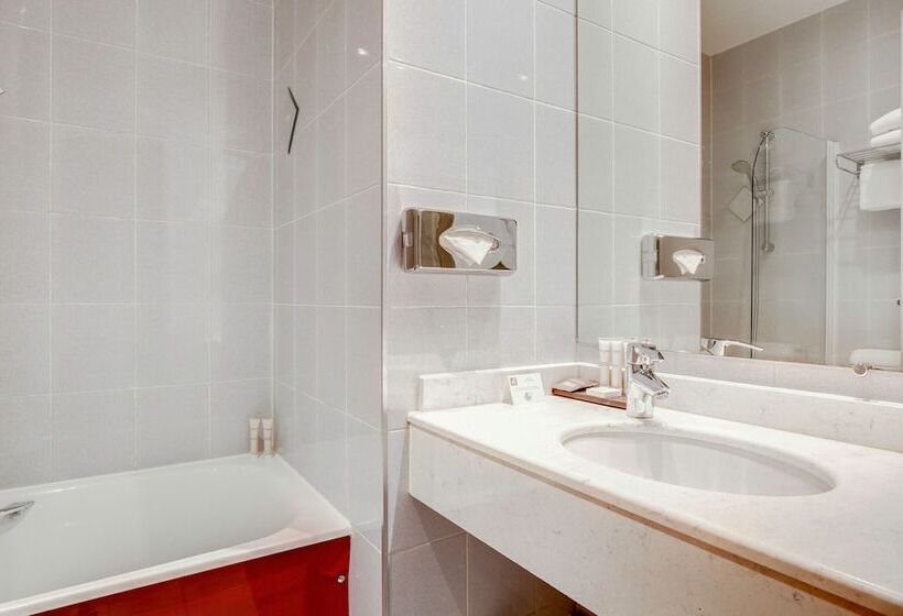 ファミリールーム, Acadia Astotel