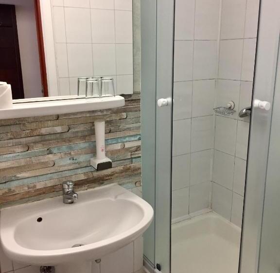 ガーデンビュースタンダードルーム, Gloria Budapest City Center