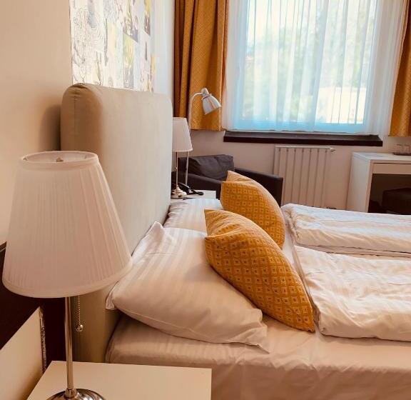 ガーデンビュースタンダードルーム, Gloria Budapest City Center