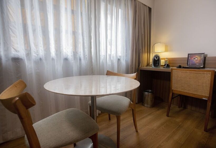 高级大房间, Gran Marquise