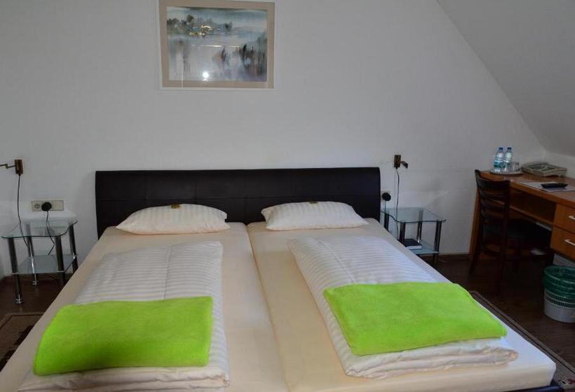 스탠다드 룸, Mörike