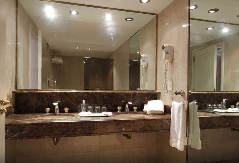 اتاق استاندارد با 2 تخت دوبل, Ramada By Wyndham Buenos Aires Centro