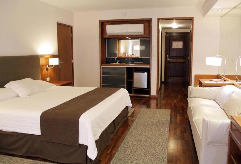 Deluxe room with river view, Yacht & Golf Club Paraguayo, A Tribute Portfolio Resort