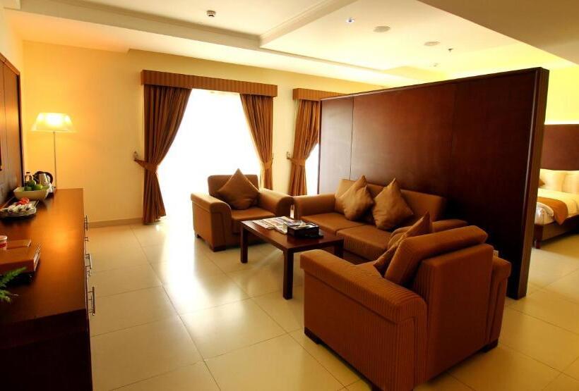 سوئیت با تخت بزرگ, Sohar Beach