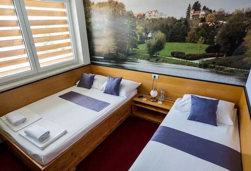 スタンダードトリプルルーム, Tabor Maribor