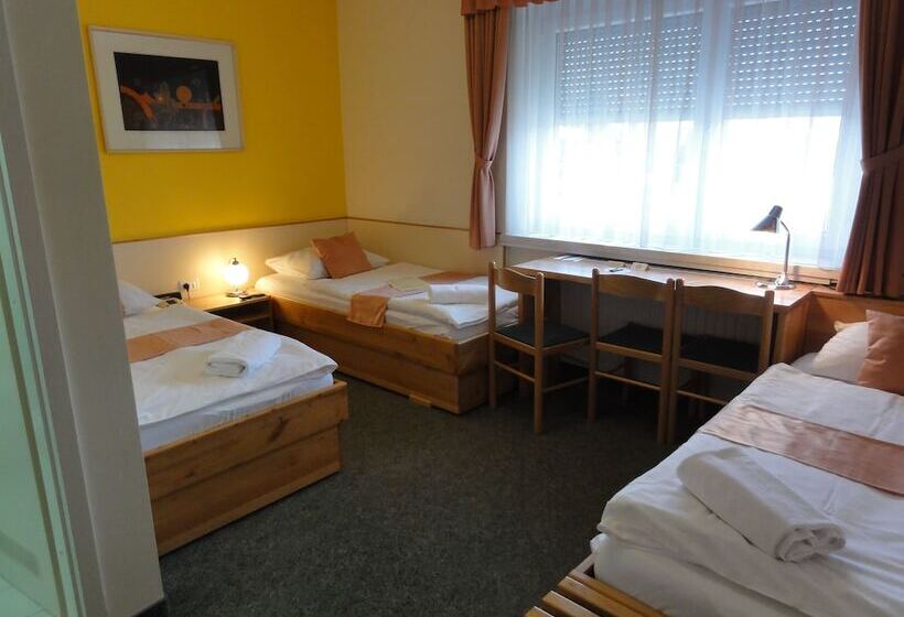 اتاق استاندارد سه نفره, Tabor Maribor