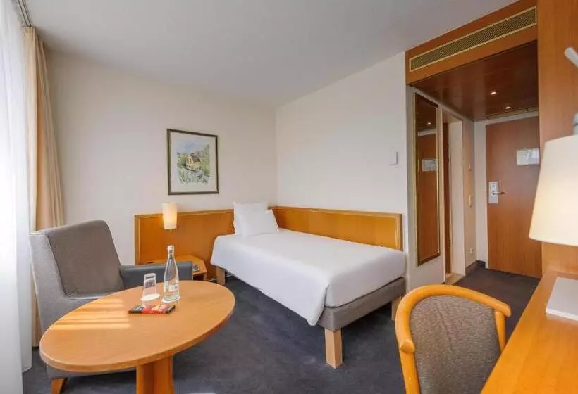 スタンダードシングルルーム, Novotel Freiburg Am Konzerthaus
