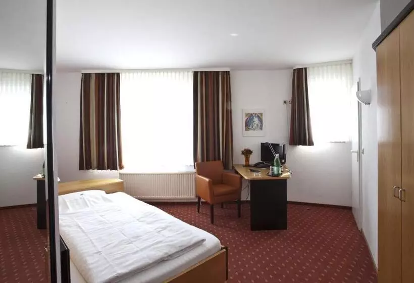 Standard Single Room, Am Braunen Hirsch