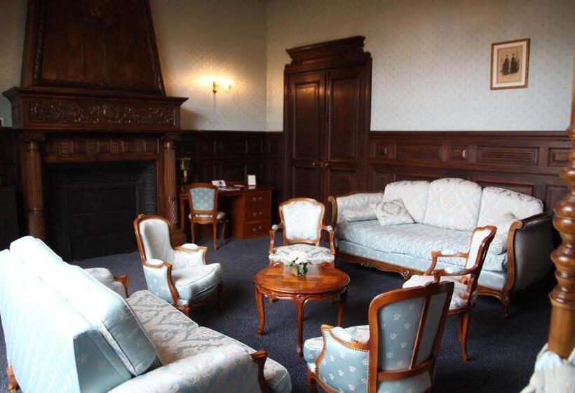 جناح جونيور, Chateau Des Bondons Ei