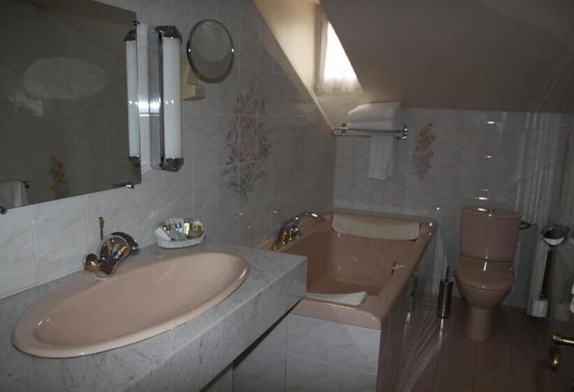 جناح, Chateau Des Bondons Ei