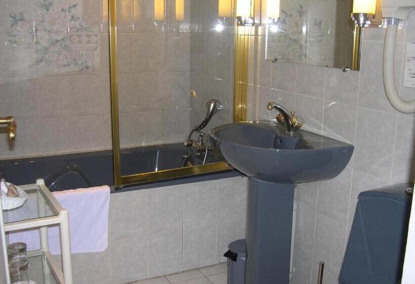 غرفة قياسية مزوَّدة بتراس, Chateau Des Bondons Ei