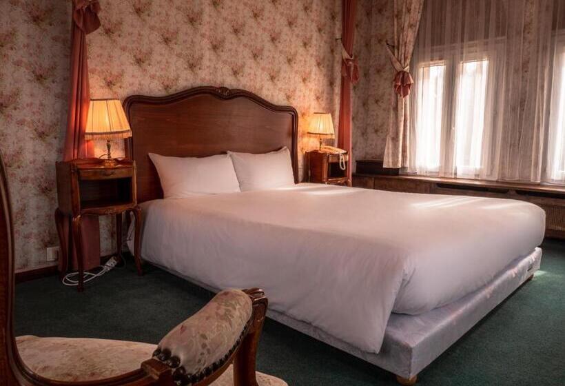 جناح مزود بجاكوزى, Chateau Des Bondons Ei