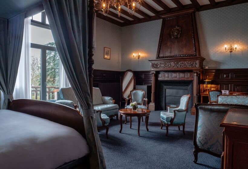 جناح جونيور, Chateau Des Bondons Ei