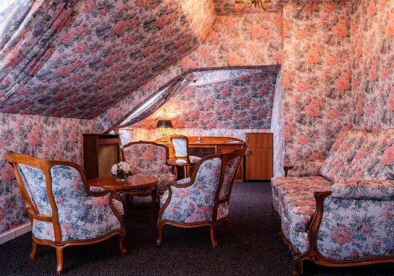 جناح مزود بجاكوزى, Chateau Des Bondons Ei