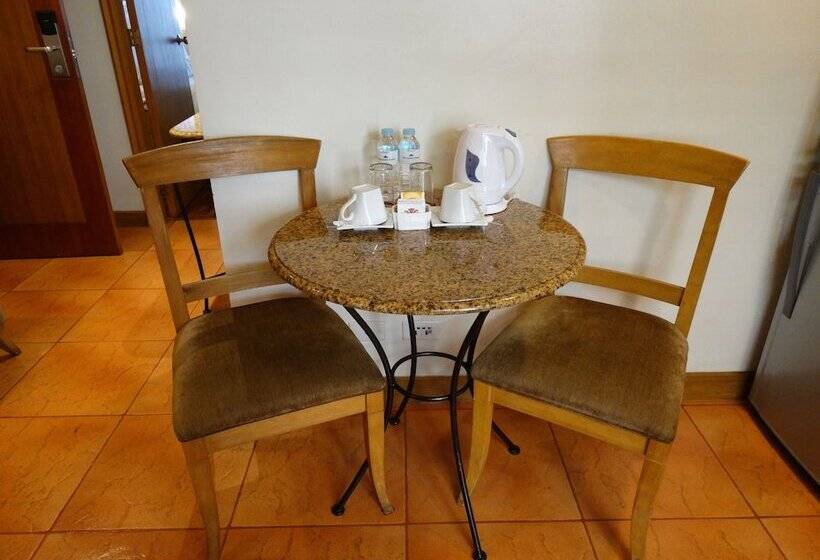 سوییت جونیور, City Garden Suites Manila