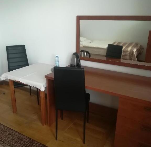 エコノミーシングルルーム, Dedal