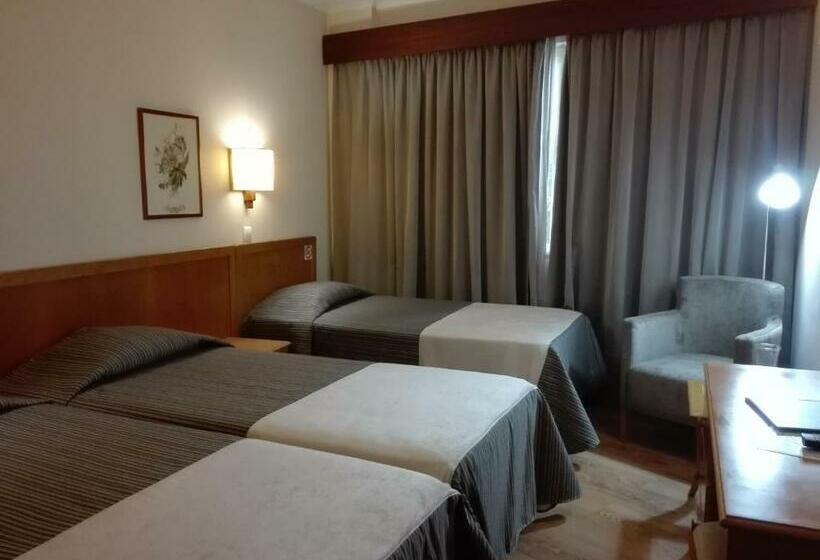 标准三人间, Do Centro