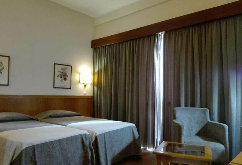 标准三人间, Do Centro