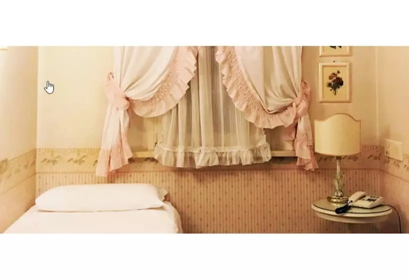 اتاق استاندارد یک نفره, Duchessa Isabella Collection By Uappala Hotels