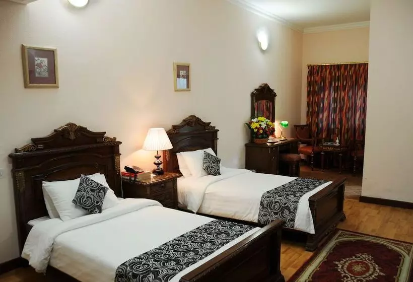سوئیت مدیریتی 2 خوابه, Gulf Gate