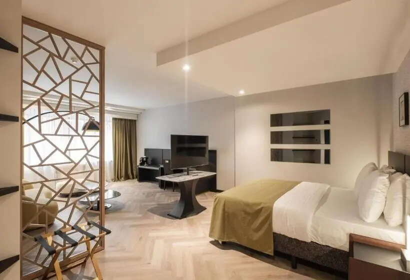 Junior Suite Vista Città, Hyllit
