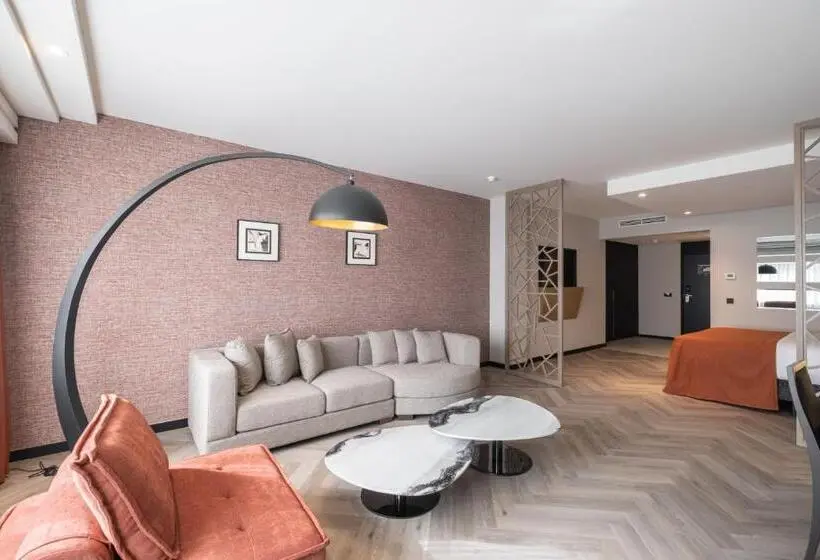 Junior Suite Vista Città, Hyllit