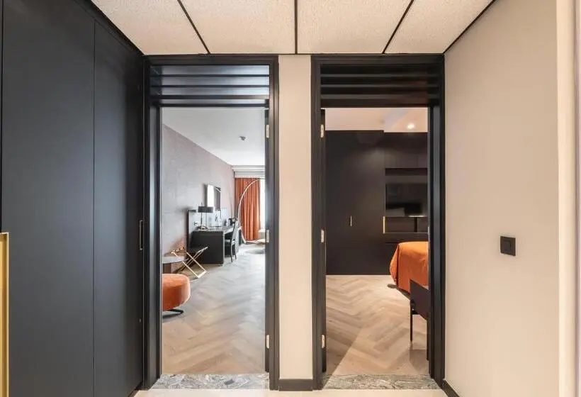 Suite Familiare, Hyllit