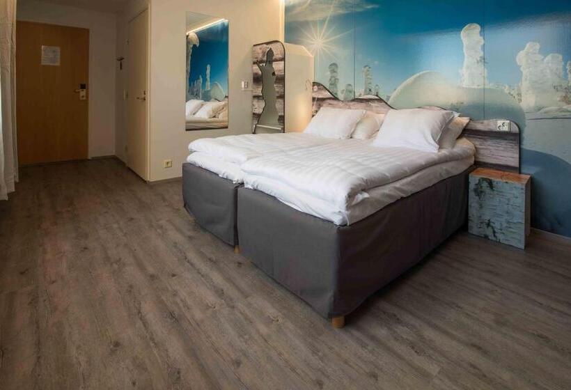 غرفة قياسية, Li Uninen Loviisa