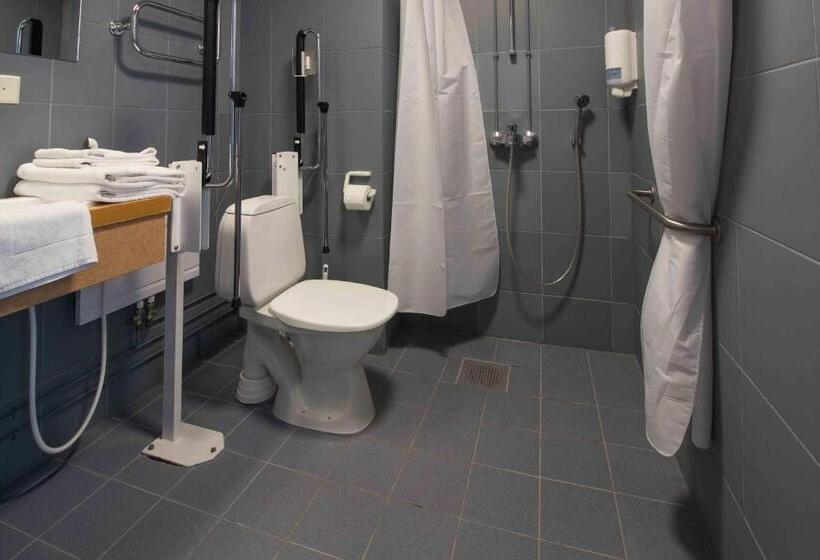 غرفة عائلية, Li Uninen Loviisa