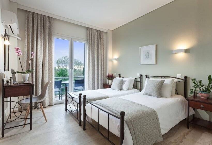 חדר סופריור לארבעה, Minavra