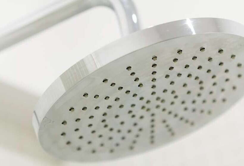 חדר סופריור, Minavra