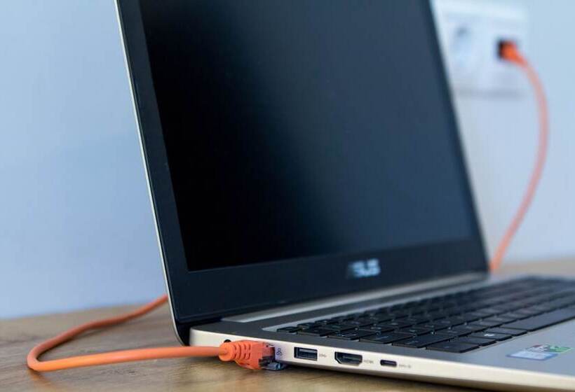 חדר סופריור, Minavra