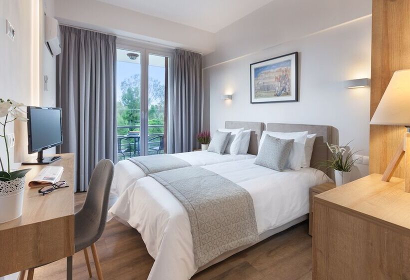 חדר סופריור, Minavra