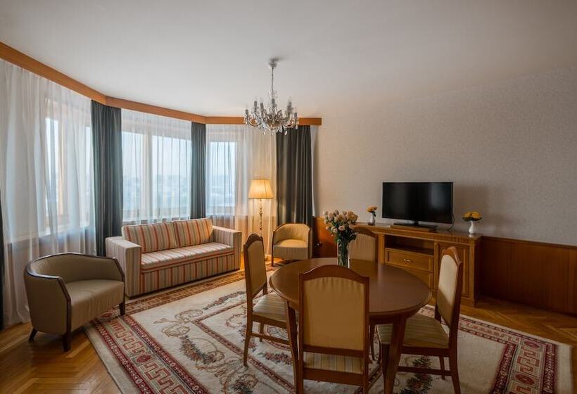 스위트, President