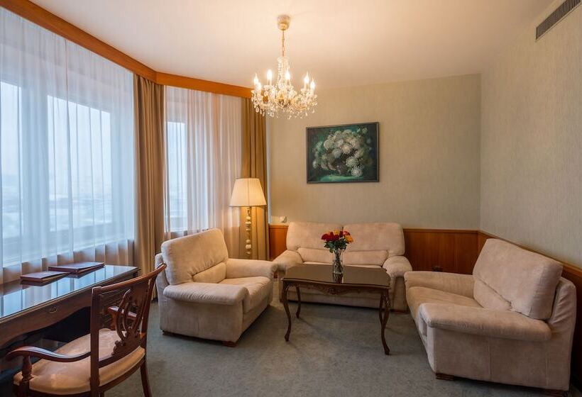 스위트, President