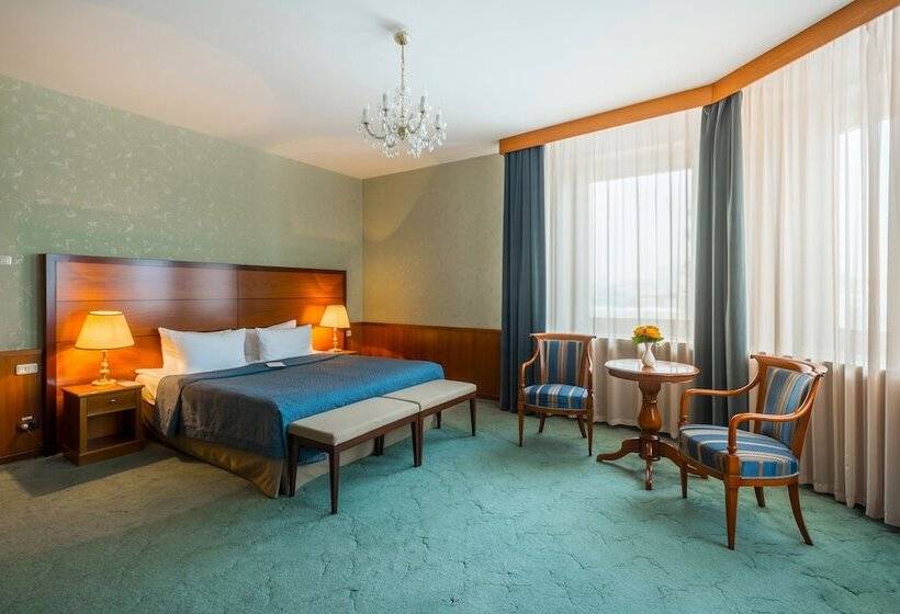 스위트, President