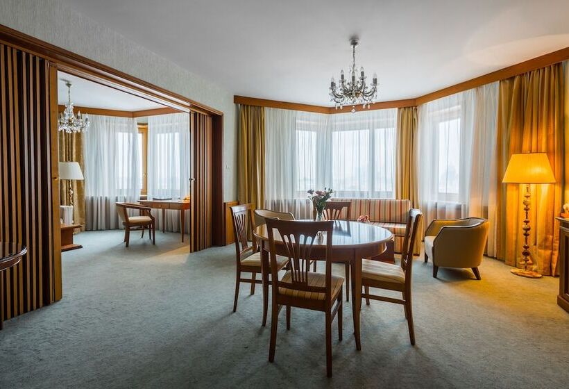 스위트, President