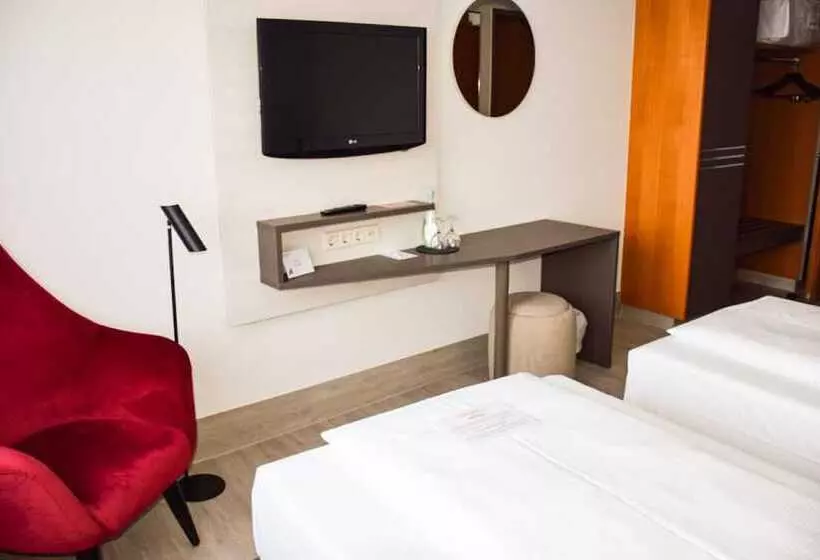 اتاق استاندارد, Ramada By Wyndham Dresden