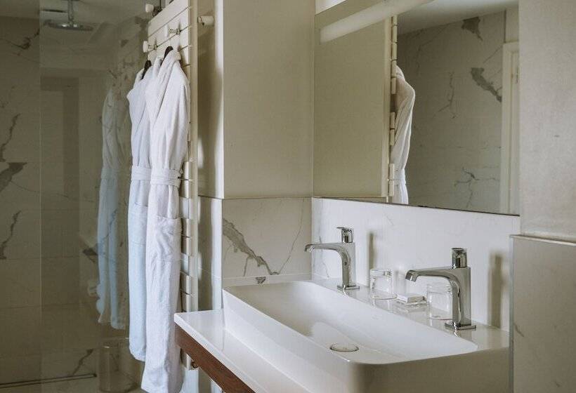 سوییت جونیور, Villa Florentine