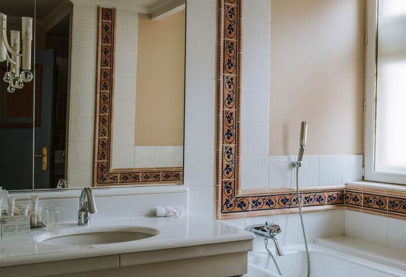 سوییت جونیور, Villa Florentine