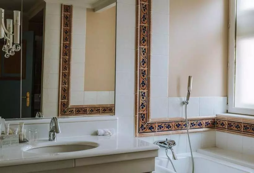 سوییت جونیور, Villa Florentine